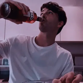 🍷 男性, 飲酒, ボトル, 屋内, アルコール telegram sticker