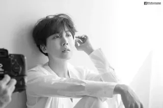☠ J-Hope J-Hope, BTS, K-Pop, Cantante, Música, Blanco y Negro, Ídolo whatsapp sticker