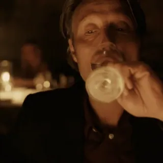🍷 Hannibal Lecter Hannibal mads mikkelsen, wein, mann, trinken, abendessen, kannibale telegram sticker