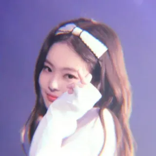 🌹 Kpop, Phụ nữ châu Á, Cử chỉ trái tim, Băng đô, Dễ thương, Chân dung telegram sticker