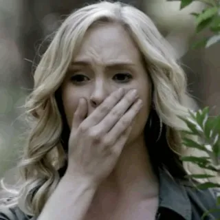 🤭 Caroline Forbes The Vampire Diaries грустно, расстроена, эмоциональная, женщина, рука на рту, Кэролайн, Дневники вампира, телешоу telegram sticker