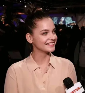 ✨ Barbara Palvin 女性, ポートレート, 笑顔, 有名人, モデル, 人, ブルネット telegram sticker