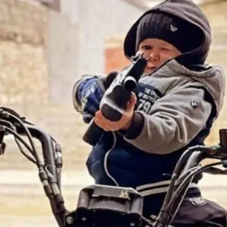 👾 niño, arma, arma, motocicleta, violencia, militar whatsapp sticker