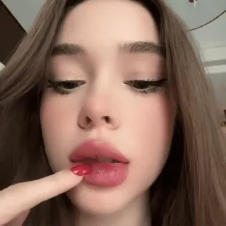 🧺 @wallgif girl, beauty, lips, finger, makeup, portrait, aesthetic telegram sticker