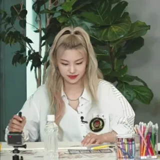 💐 Yeji kpop, cantante, ITZY, celebrità, coreano, idol whatsapp sticker
