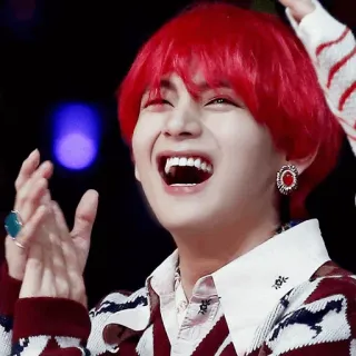 😂 V kpop, BTS, V, Kim Taehyung, cantor, cabelo vermelho, sorriso telegram sticker