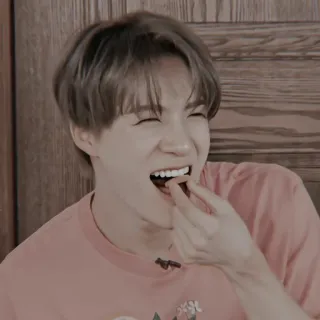 🏹 comiendo, persona, snack, interior, feliz, alegre whatsapp sticker