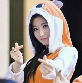 🐹 K-pop, fille, idole, coeur avec les doigts, mignon, hamster telegram sticker