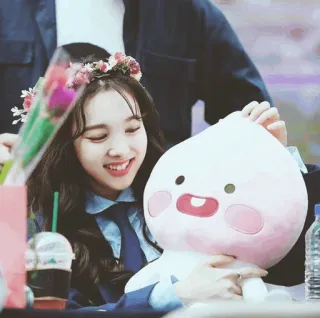 🕸 Apeach Apeach, Kakao Friends, peach, K-pop, twice, Nayeon telegram sticker