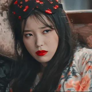 😕 IU นักแสดงหญิงเกาหลี, นักร้อง, คนดัง, ภาพเหมือน, ผู้หญิง, นักแสดง telegram sticker