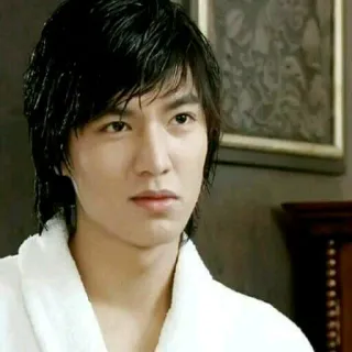 😏 Lee Min-ho Koreanischer Schauspieler, Promi, Lee Min-ho, Porträt, Mann, Schauspieler whatsapp sticker