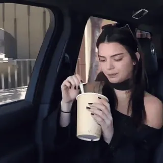 🥤 mulher, bebendo, café, retrato, Kendall Jenner telegram sticker