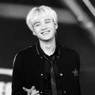 ➰ Suga Suga, BTS, K-pop, Musisi, Selebriti, Korea telegram sticker