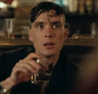 🥃 Thomas Shelby Peaky Blinders Thomas Shelby, Peaky Blinders, Cillian Murphy, Alkohol, Trinken, Mann telegram sticker