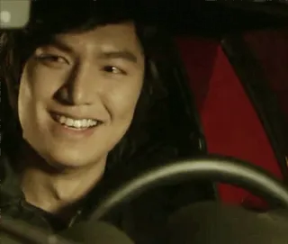 🙂 Lee Min-ho актер, мужчина, машина, улыбается, корейский telegram sticker