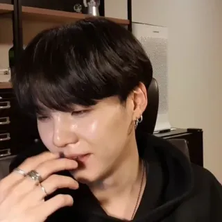 🌻 Suga kpop, idol, singer, korean, music, bts, min yoongi telegram sticker