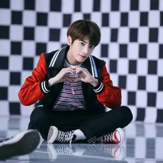 ❤️ cuore mani, k-pop, asiatico, ritratto, teen, ragazzo telegram sticker