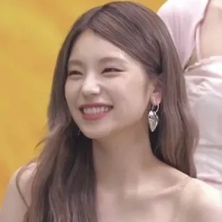 😁 Yeji kpop, yeji, itzy, idol, sängerin, frau, lächeln, promi whatsapp sticker