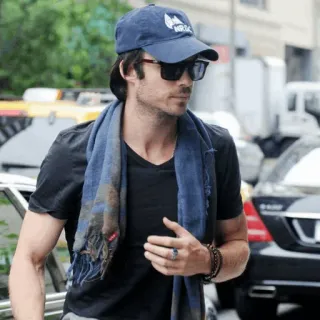 🖤 Ian Somerhalder aktor, pria, kacamata hitam, syal, selebriti telegram sticker