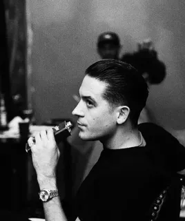 💀 G-Eazy G-Eazy, rapper, musicista, celebrità, bianco e nero, ritratto telegram sticker