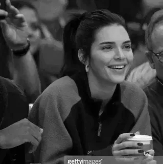 🤍 Kendall Jenner เคนดัลล์ เจนเนอร์, คนดัง, นางแบบ, ยิ้ม, ผู้หญิง, แฟชั่น, คน telegram sticker