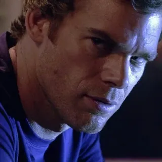 🤨 Dexter Morgan Dexter asesino en serie, antihéroe, crimen, drama, serie de TV telegram sticker
