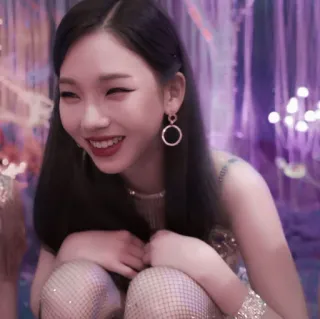 🥺 Karina K-pop, penyanyi, idola, aespa, selebriti, perempuan telegram sticker