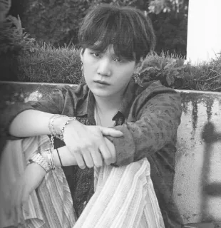 🌑 Suga Suga, Min Yoongi, BTS, K-pop, cantante, artista, ritratto, musica telegram sticker