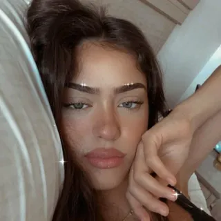 😡 retrato, mulher, menina, rosto, beleza, selfie telegram sticker