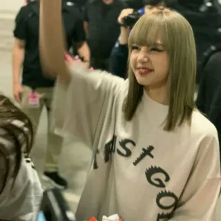 😤 last good kpop, idol, lisa, blackpink, cantante, celebrità, musica telegram sticker