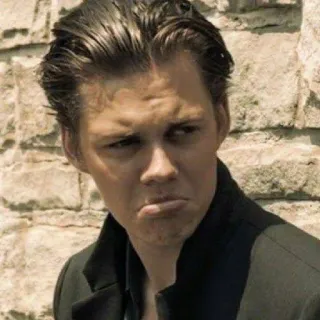 🔗 Bill Skarsgård актер, мужчина, портрет, серьезный telegram sticker