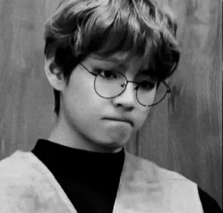😐 V kpop, bts, корейская поп-музыка, айдол, певец, тэхён telegram sticker