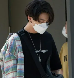😷 lenciaga мужчина, мода, Kpop, Balenciaga whatsapp sticker