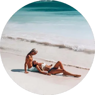 😍 пляж, пара, океан, песок, отдых, отпуск telegram sticker
