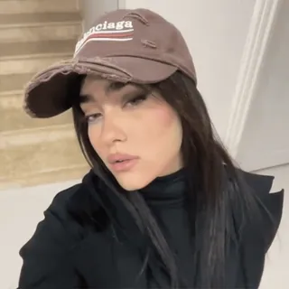 🧺 @wallgif woman, selfie, balenciaga, cap, fashion, girl, brunette telegram sticker
