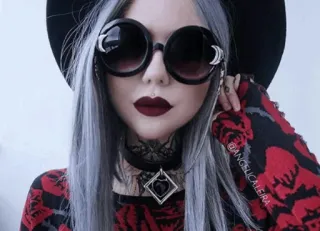 🔮 gothic, wanita, kacamata hitam, bulan, mode, gelap, gaya whatsapp sticker