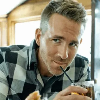 🔮 Ryan Reynolds Ryan Reynolds, aktor, minum, pria, selebriti telegram sticker