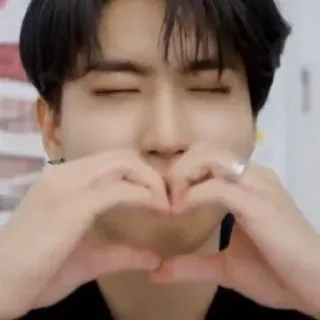 🔥 person, heart, hands, kpop, love, affection telegram sticker