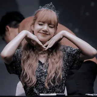 🌥 Lisa Lisa, Blackpink, K-pop, singer, idol, crown, smile telegram sticker