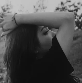 🥀 mujer, perfil, retrato, blanco y negro, pelo, exterior telegram sticker