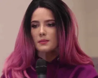 🍒 Halsey cantora, cabelo rosa, retrato, celebridade, mulher, microfone whatsapp sticker