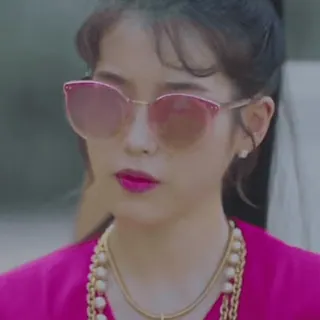 ❣️ IU Корейская актриса, K-Pop, Певец, Знаменитость, Мода, Солнцезащитные очки telegram sticker
