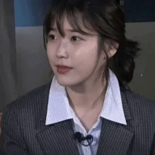 🦋 IU kpop, певец, актриса, корейская знаменитость, женщина whatsapp sticker