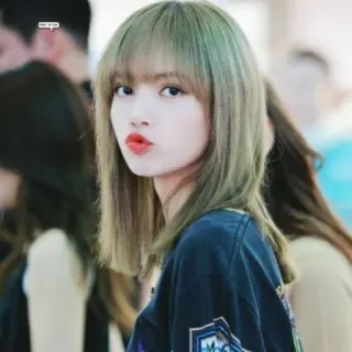 😚 Lisa Lisa, Celebridade, Mulher, Cantora, K-Pop, Blackpink telegram sticker