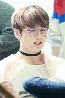 🤔 man, bril, choker, k-pop, aziatisch, persoon telegram sticker