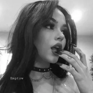 🥀 Emptytw женщина, портрет, красота, макияж, мода, девушка, черно-белое telegram sticker