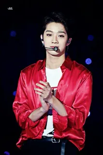 ✨ homme, kpop, chanteur, performance, chemise rouge whatsapp sticker