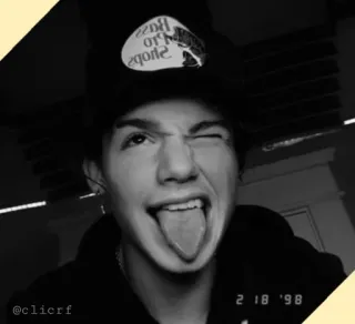 〽️ @clicrf orang, potret, monokrom, hitam putih, mengedipkan mata, lidah whatsapp sticker