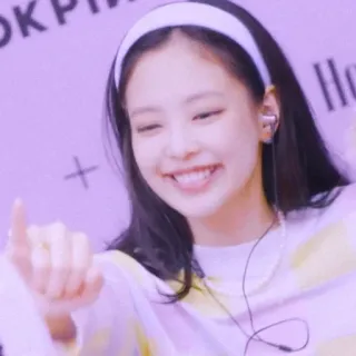 🎡 Jennie Kim kpop, idole, chanteuse, sourire, femme, écouteurs, groupe telegram sticker