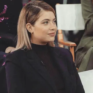 🍓 woman, portrait, blonde hair, professional, business attire, beauty telegram sticker